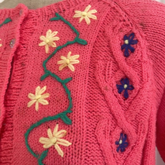 Hand knit embroidered floral cardigan sweater pink handcrafted women’s size M - Picture 11 of 16